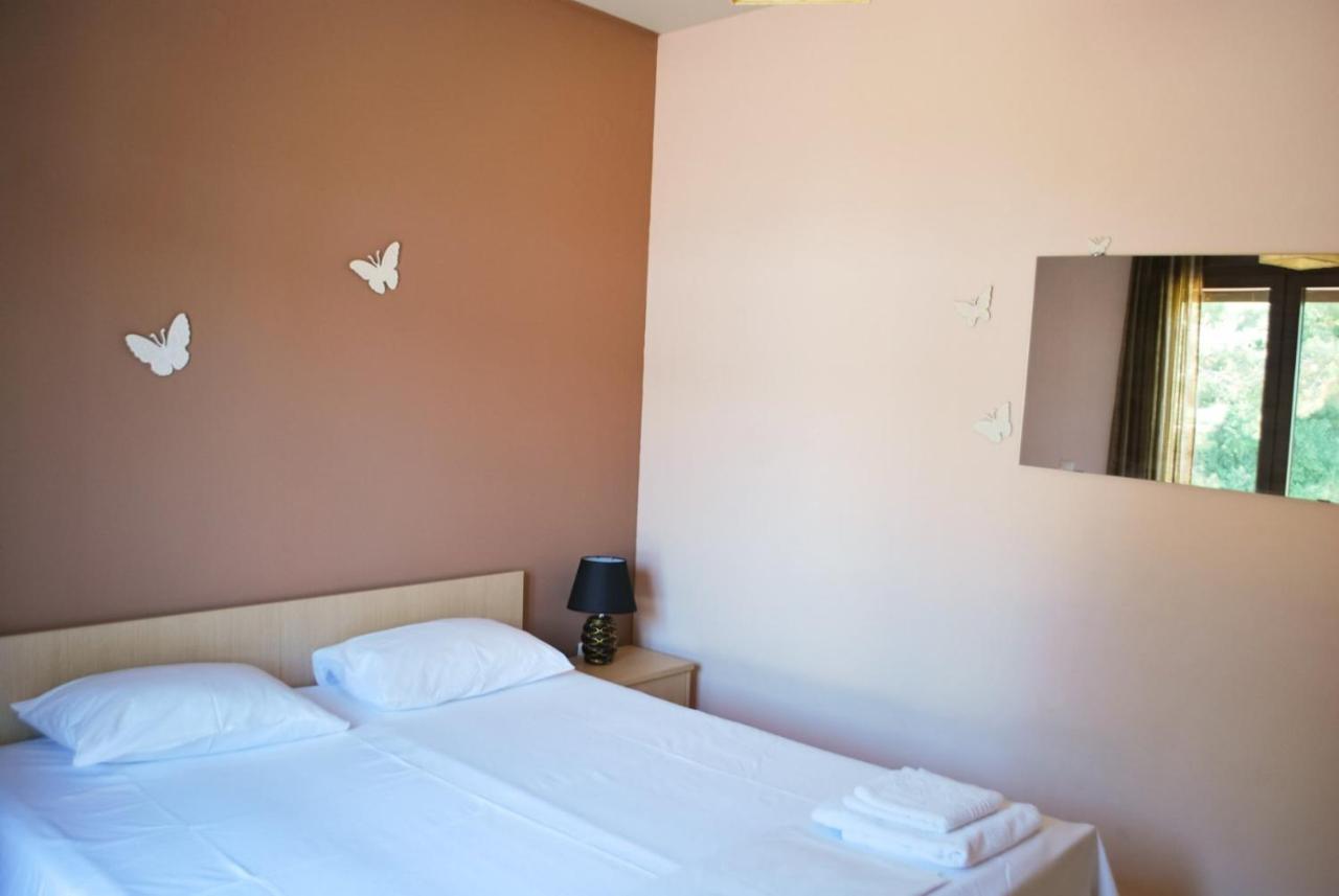Canal Luxury Apartments Nea Poteidaia Ngoại thất bức ảnh