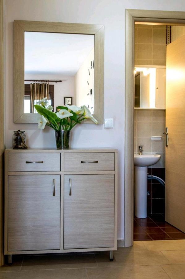 Canal Luxury Apartments Nea Poteidaia Ngoại thất bức ảnh